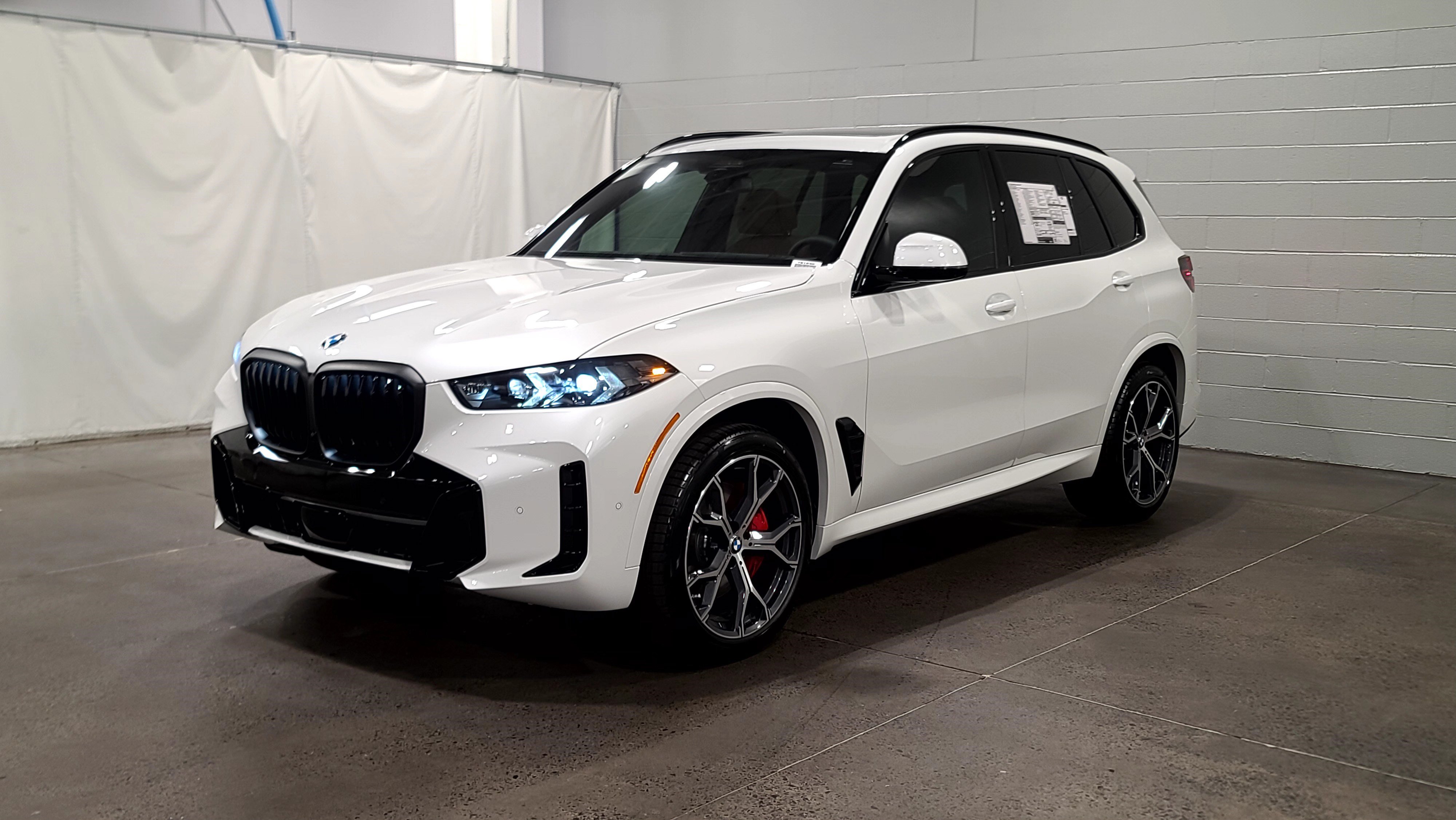 Used 2026 BMW X5 xDrive40i w/ M Sport Package AWD/4WD image 3