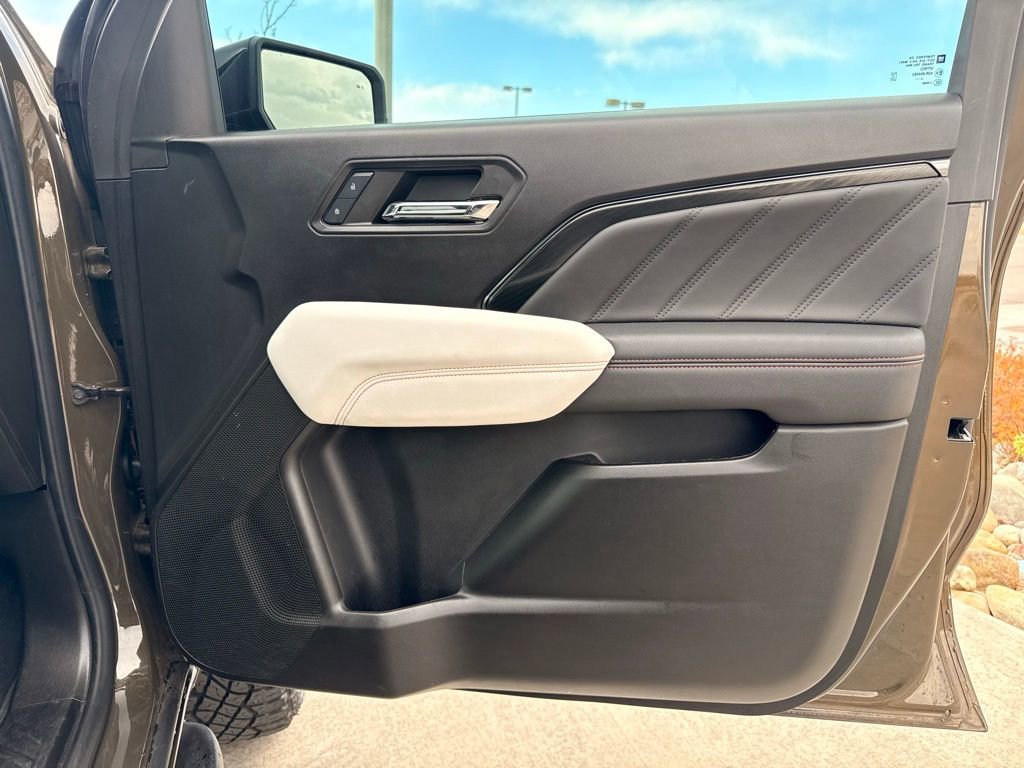 Used 2024 GMC Canyon AT4X AWD/4WD image 32
