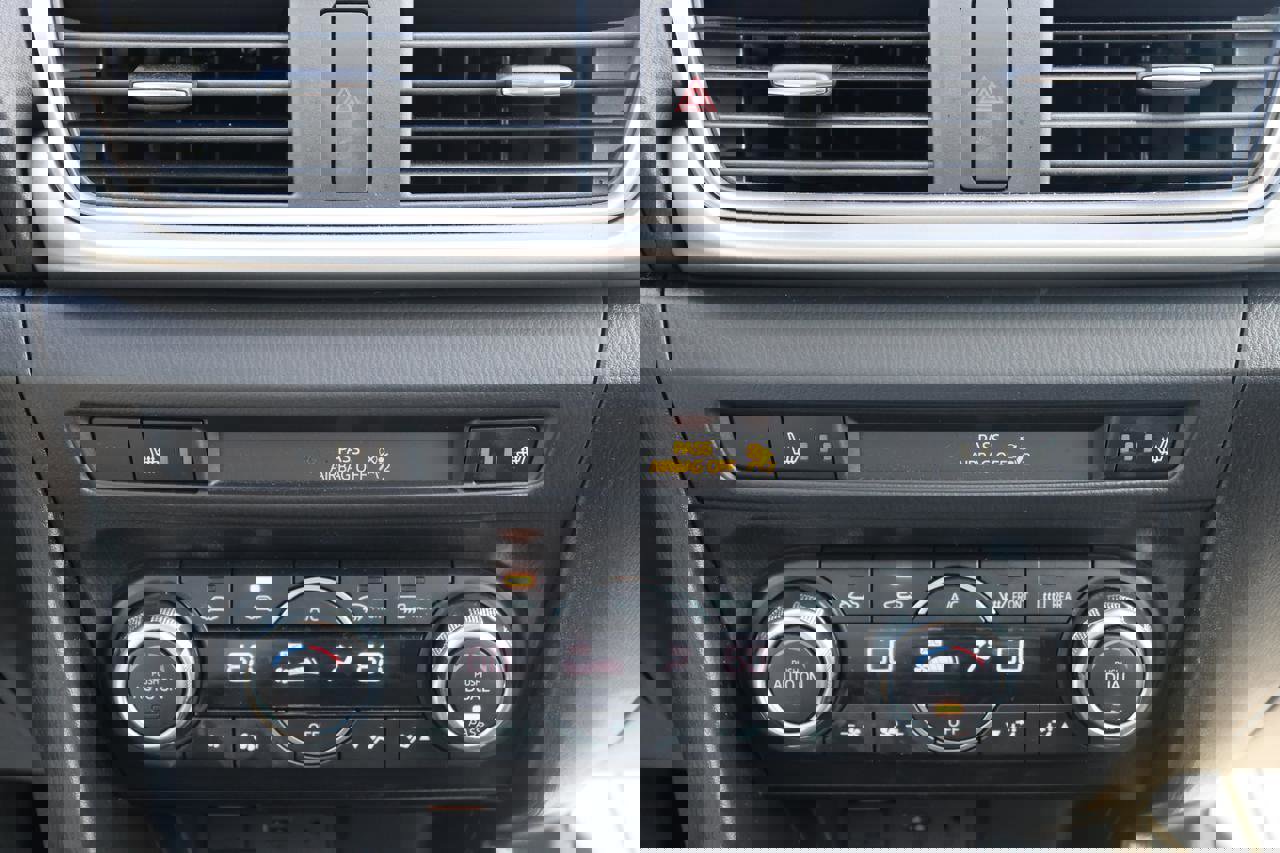 Used 2018 MAZDA MAZDA3 Touring image 35