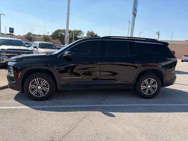 Used 2025 Chevrolet Traverse LT w/ Driver Confidence Package FWD image 6