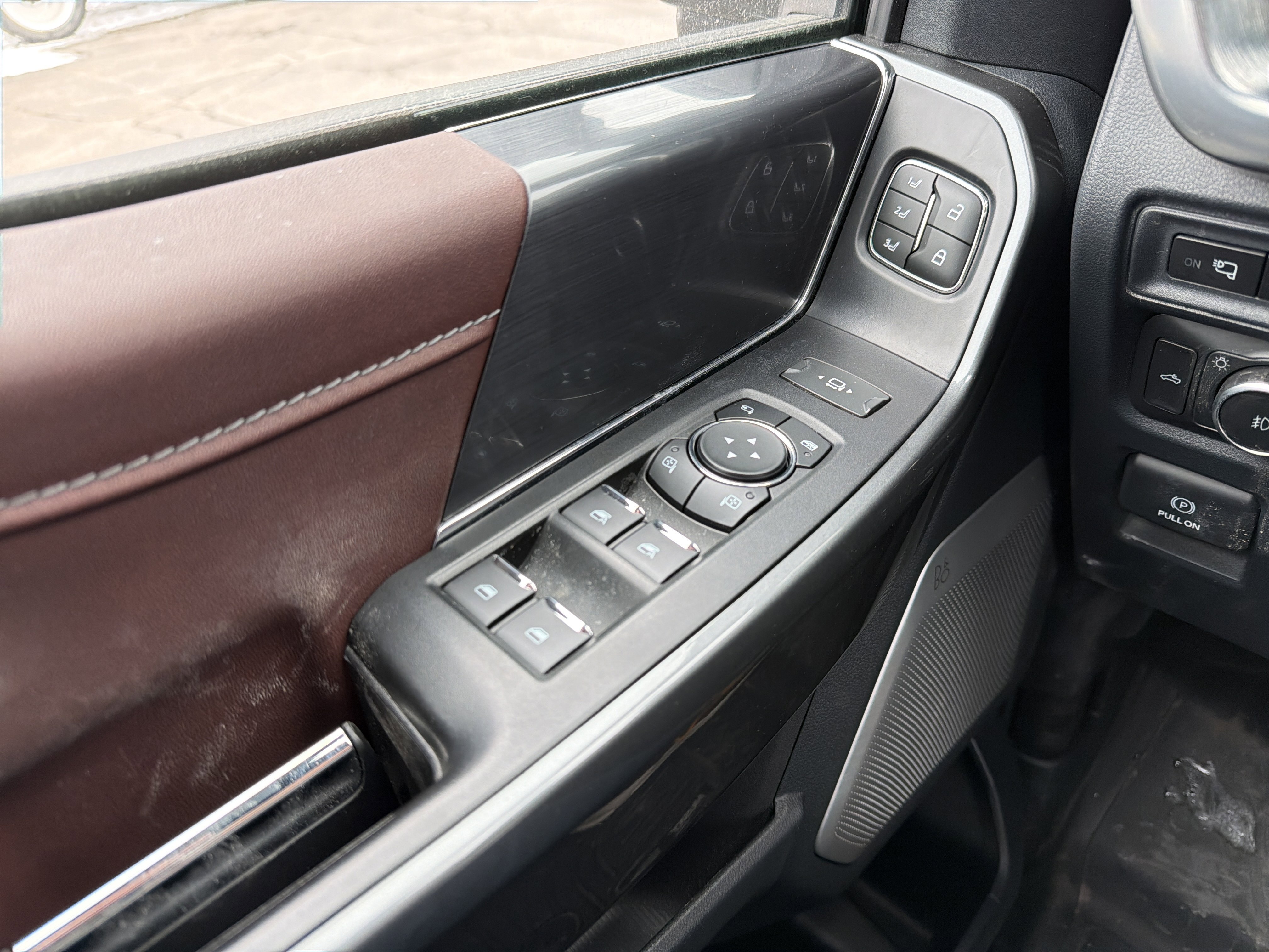 Used 2022 Ford F150 Lariat w/ Equipment Group 502A High image 27