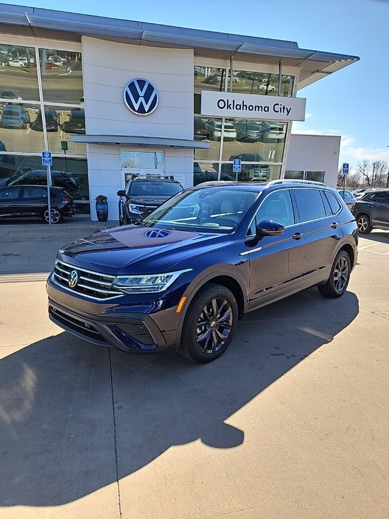 Certified 2024 Volkswagen Tiguan SE w/ Panoramic Sunroof Package