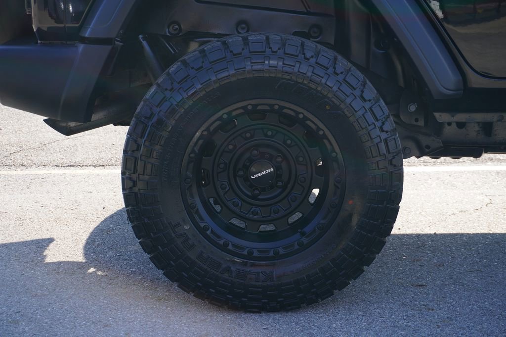 Used 2018 Jeep Wrangler Unlimited Sport image 12