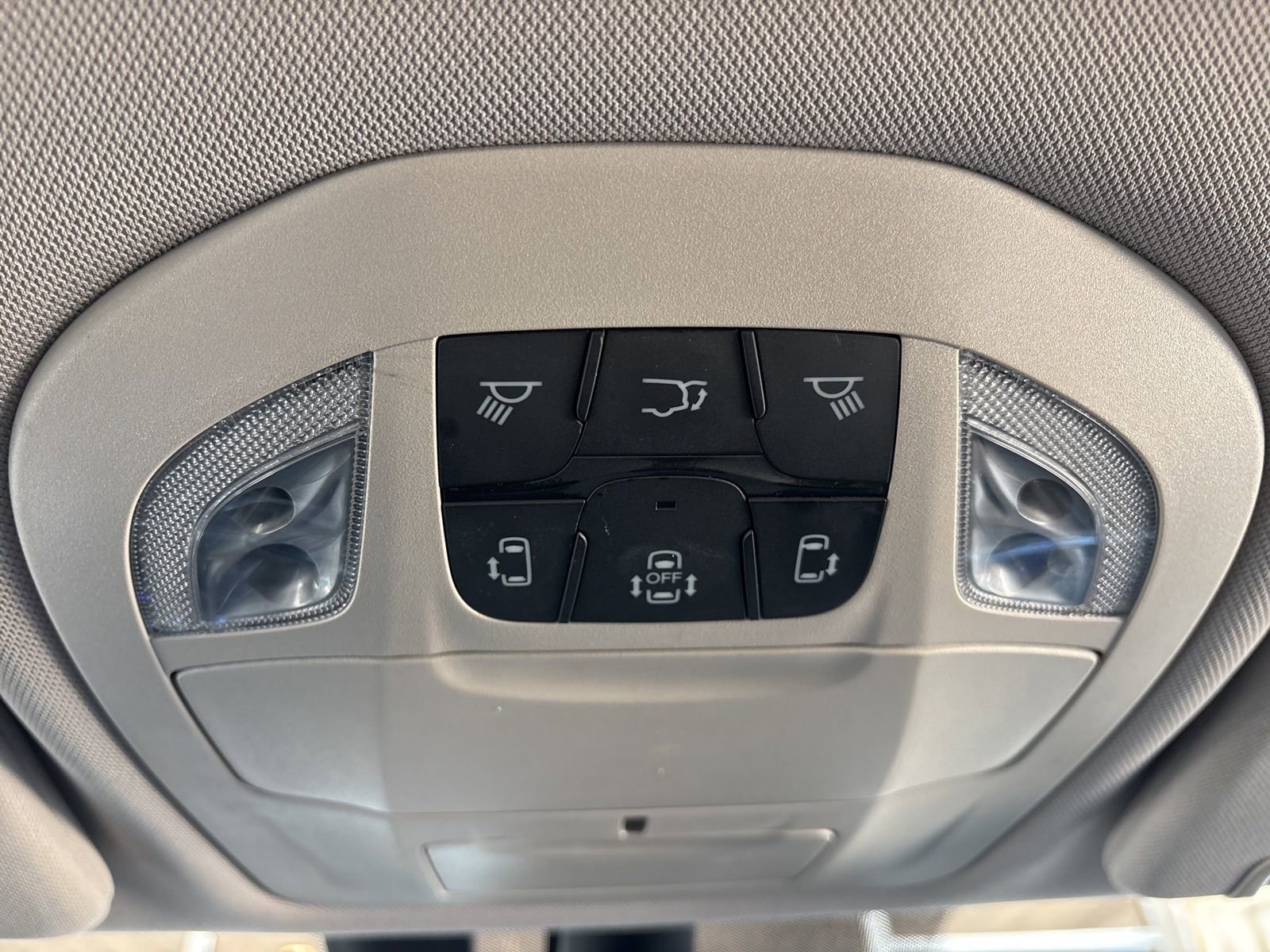 Used 2022 Chrysler Pacifica Touring-L w/ Uconnect Theater Family Group image 23