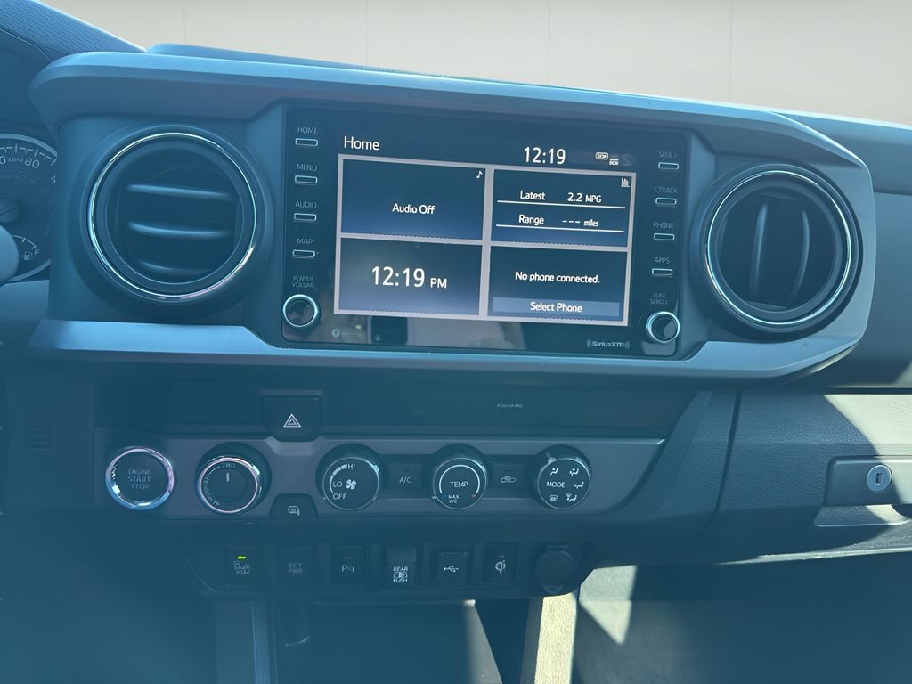 Used 2020 Toyota Tacoma TRD Off-Road w/ Technology Package image 20