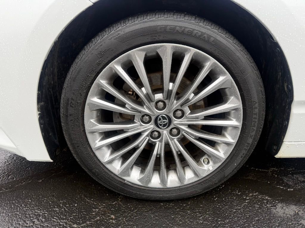 Used 2019 Toyota Avalon Limited w/ Advanced Safety Package image 9