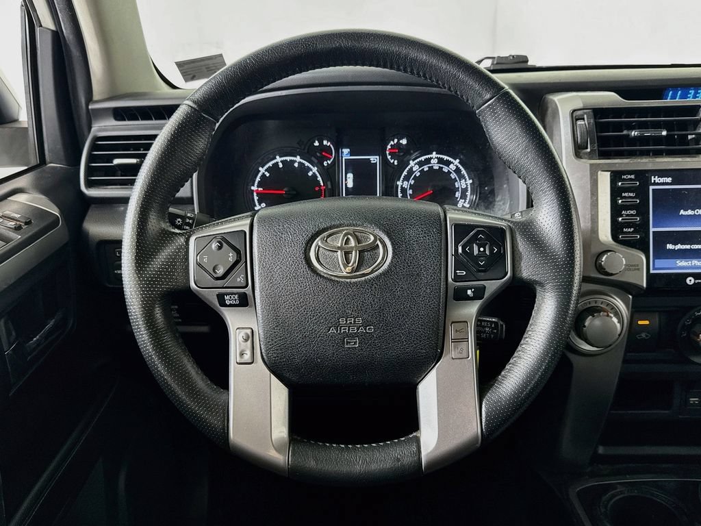 Used 2020 Toyota 4Runner SR5 AWD/4WD image 11