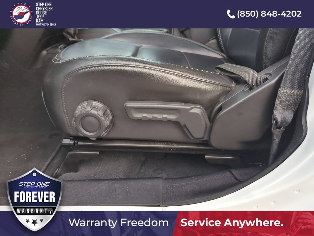 Used 2022 Jeep Wrangler Unlimited Sahara AWD/4WD image 12