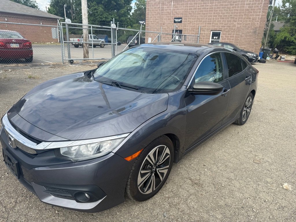 Used 2018 Honda Civic EX-T image 2