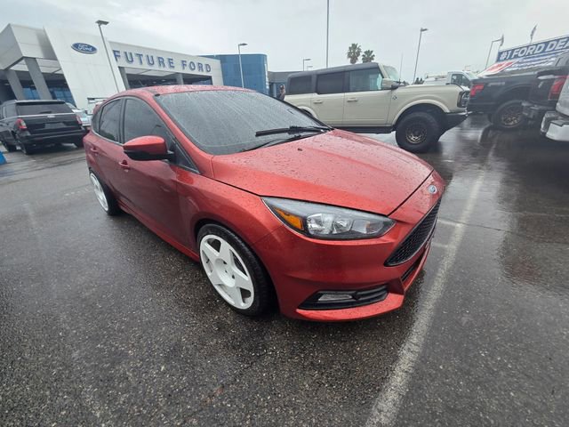 Used 2018 Ford Focus ST image 2