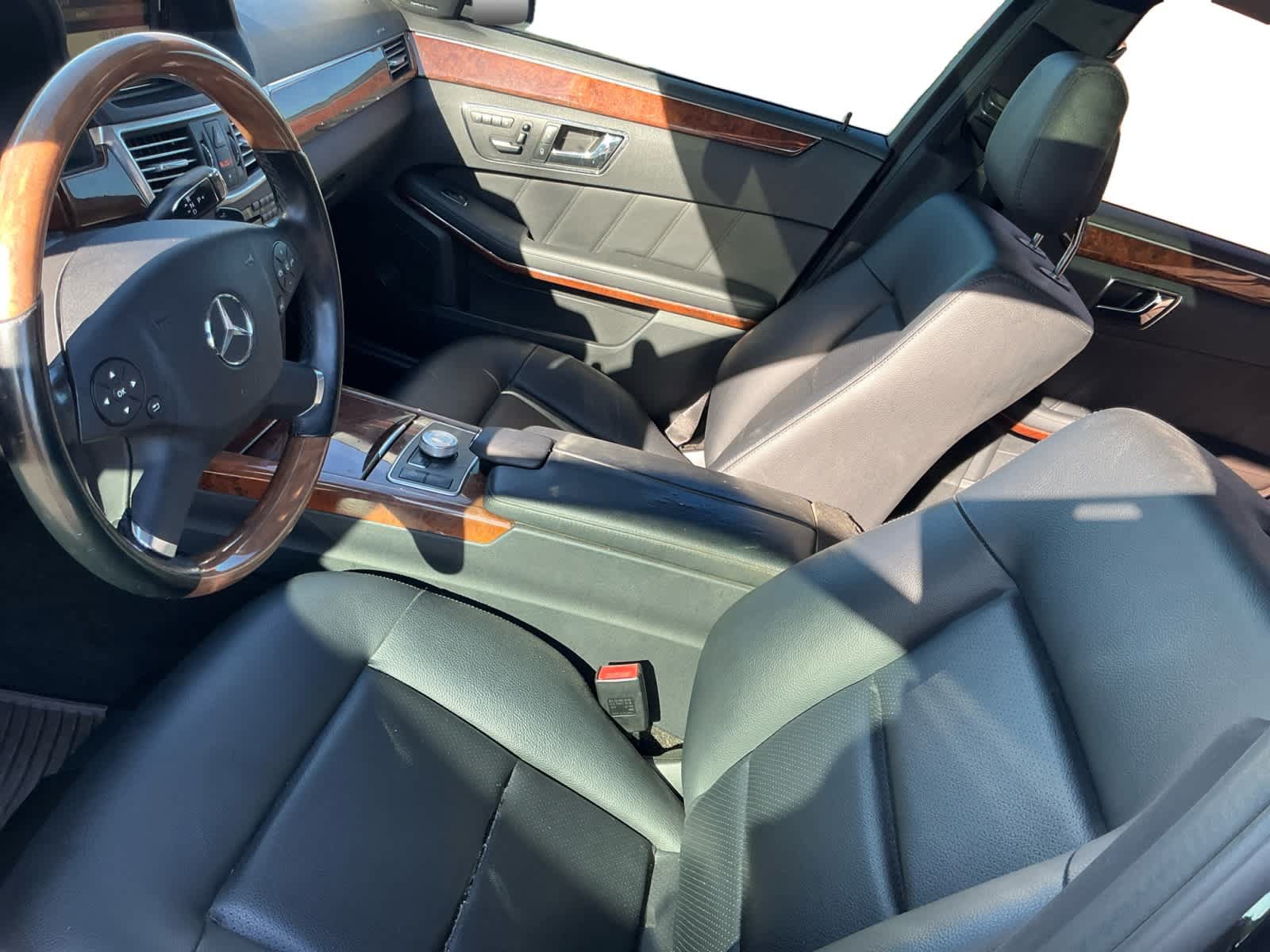Used 2010 Mercedes-Benz E 350 4MATIC Sedan image 9