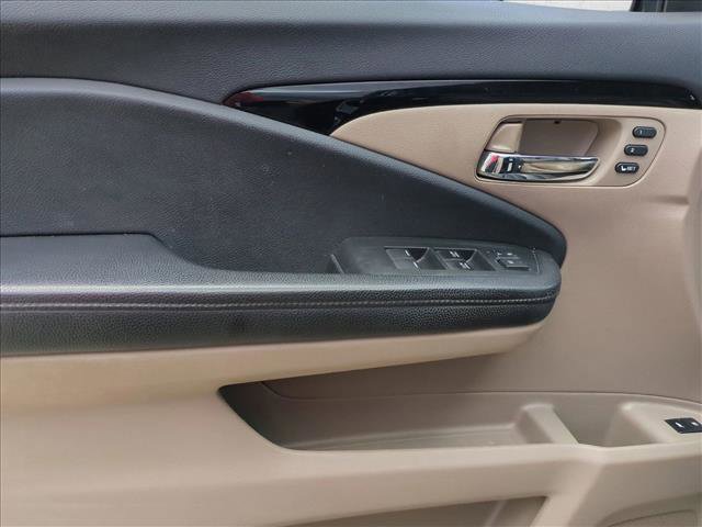 Used 2021 Honda Pilot Touring image 11