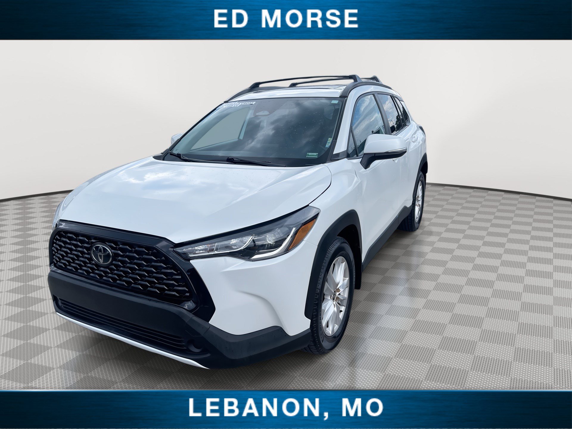 Used 2024 Toyota Corolla Cross LE w/ Moonroof Package FWD image 4