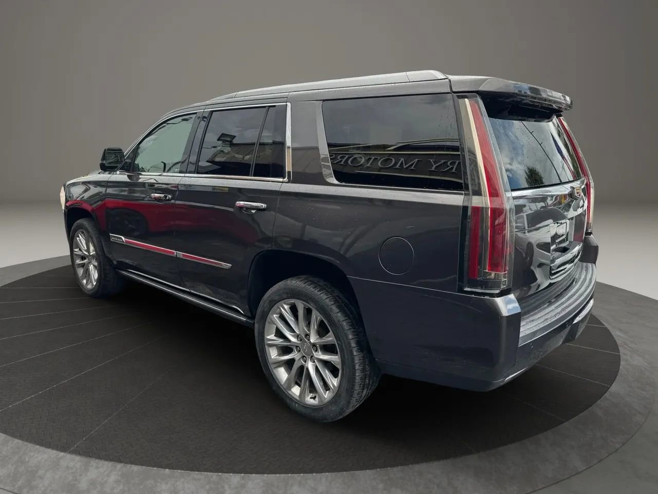 Used 2015 Cadillac Escalade Premium RWD image 7