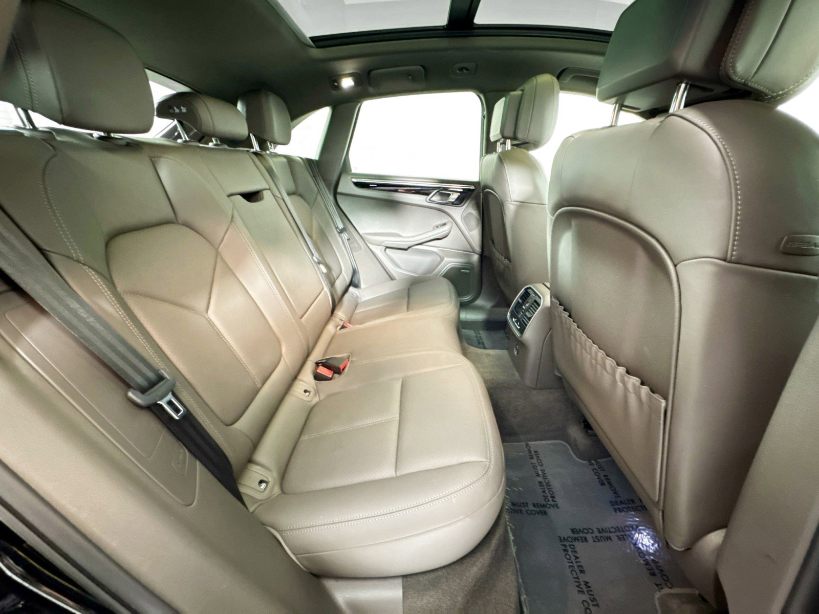 Certified 2025 Porsche Macan image 23