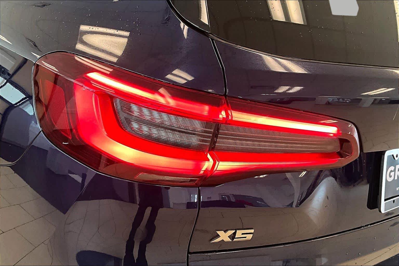 Used 2021 BMW X5 M50i w/ Executive Package AWD/4WD image 27