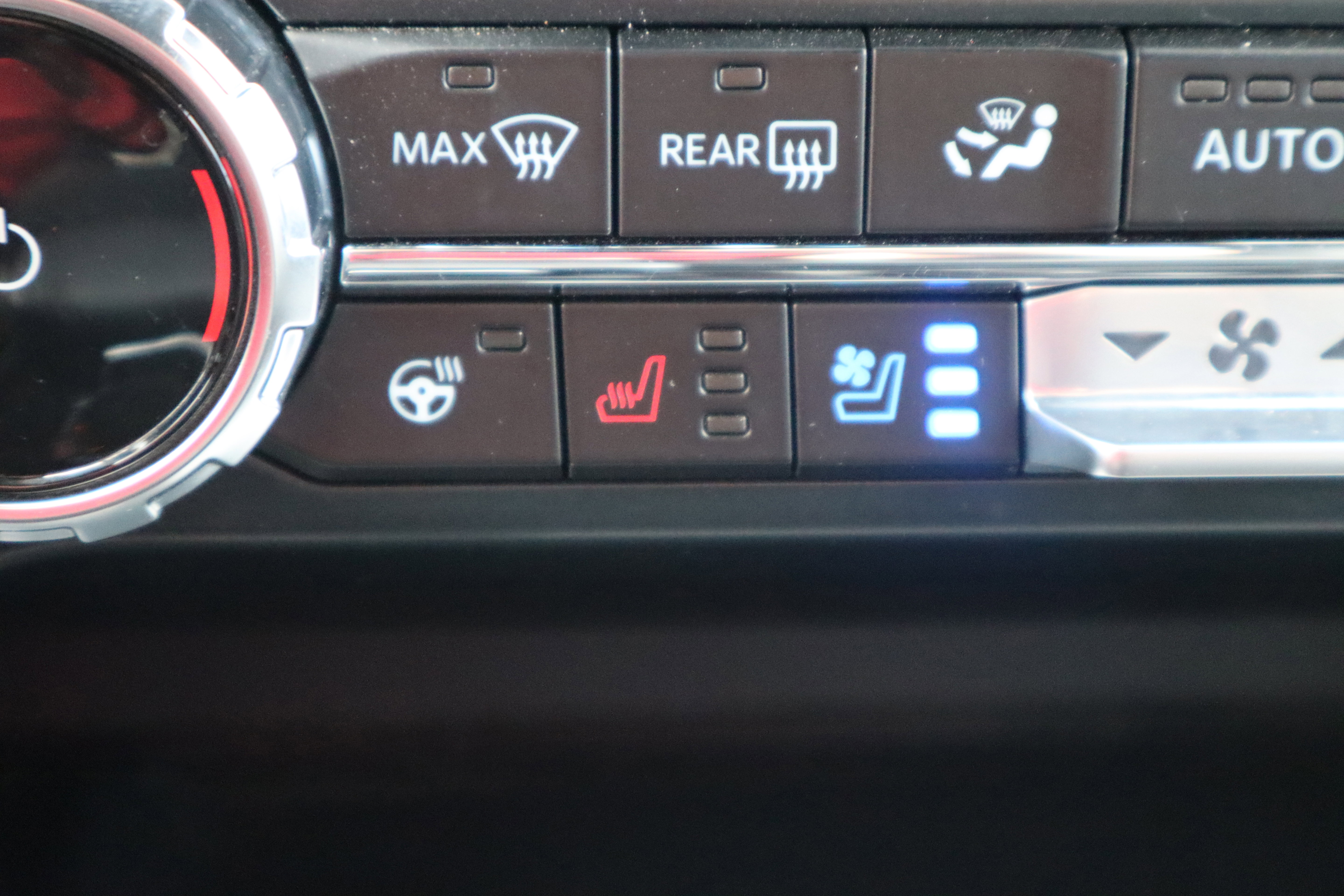 Used 2025 Ford F150 Lariat AWD/4WD image 23