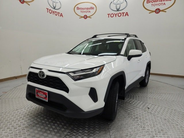 Used 2025 Toyota RAV4 XLE image 2