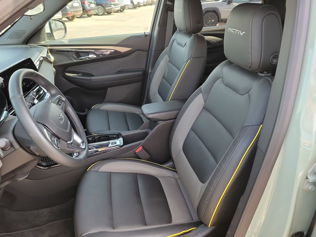 Used 2025 Chevrolet TrailBlazer ACTIV w/ Driver Confidence Package FWD image 16