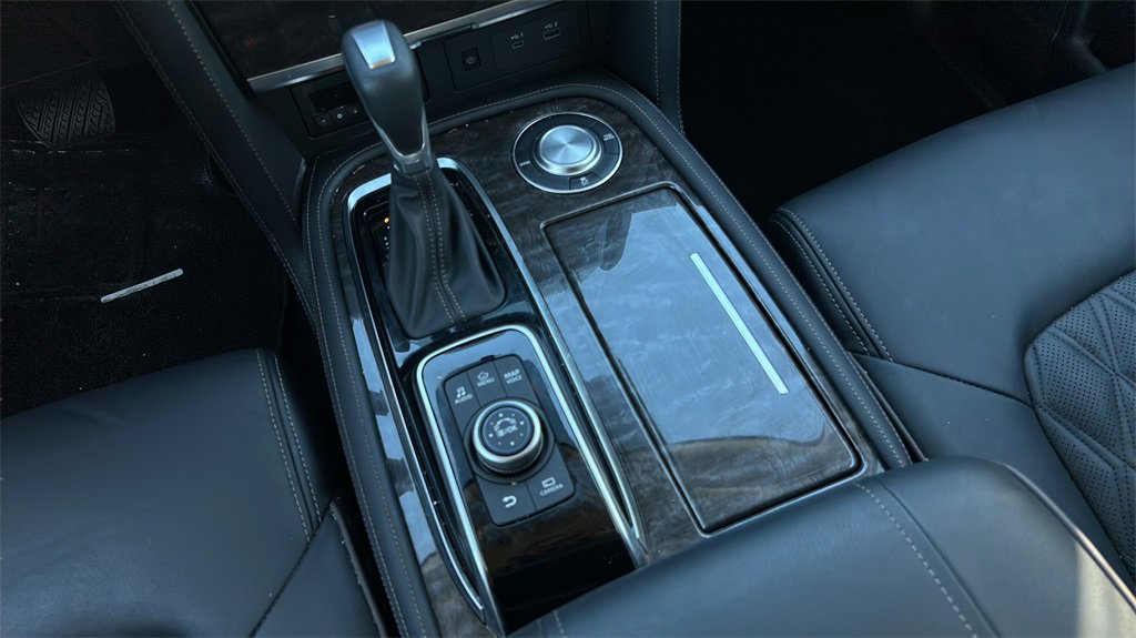 Used 2024 Nissan Armada Platinum w/ Captain's Chairs Package image 24