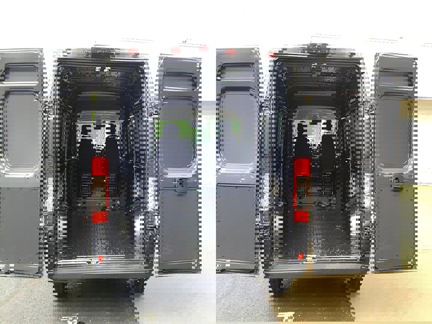 New 2025 RAM ProMaster 1500 w/ Quick Order Package 22G SLT image 7