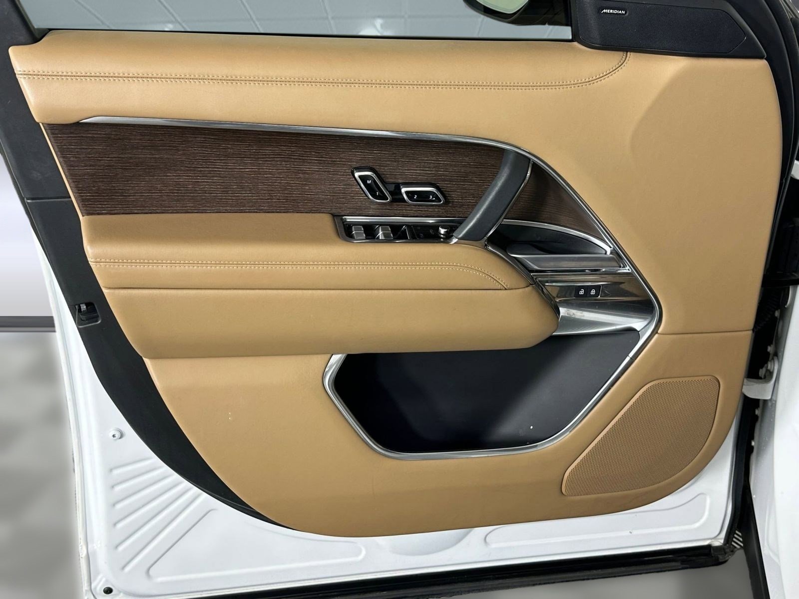 Certified 2023 Land Rover Range Rover SE image 22