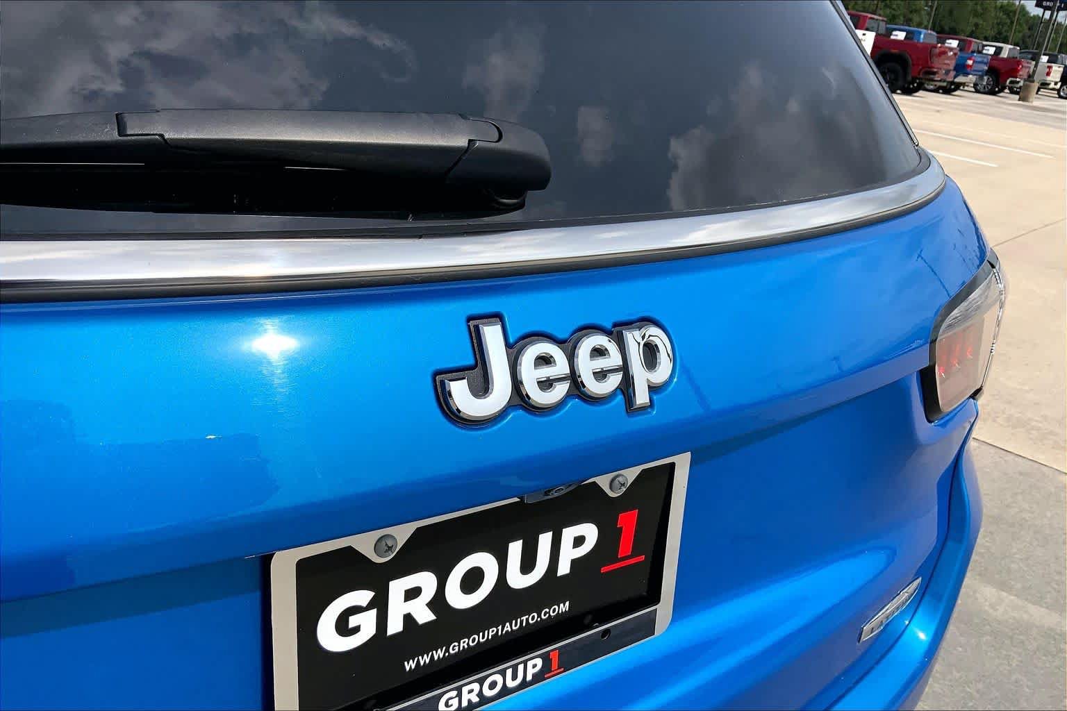 Used 2024 Jeep Compass Latitude AWD/4WD image 30