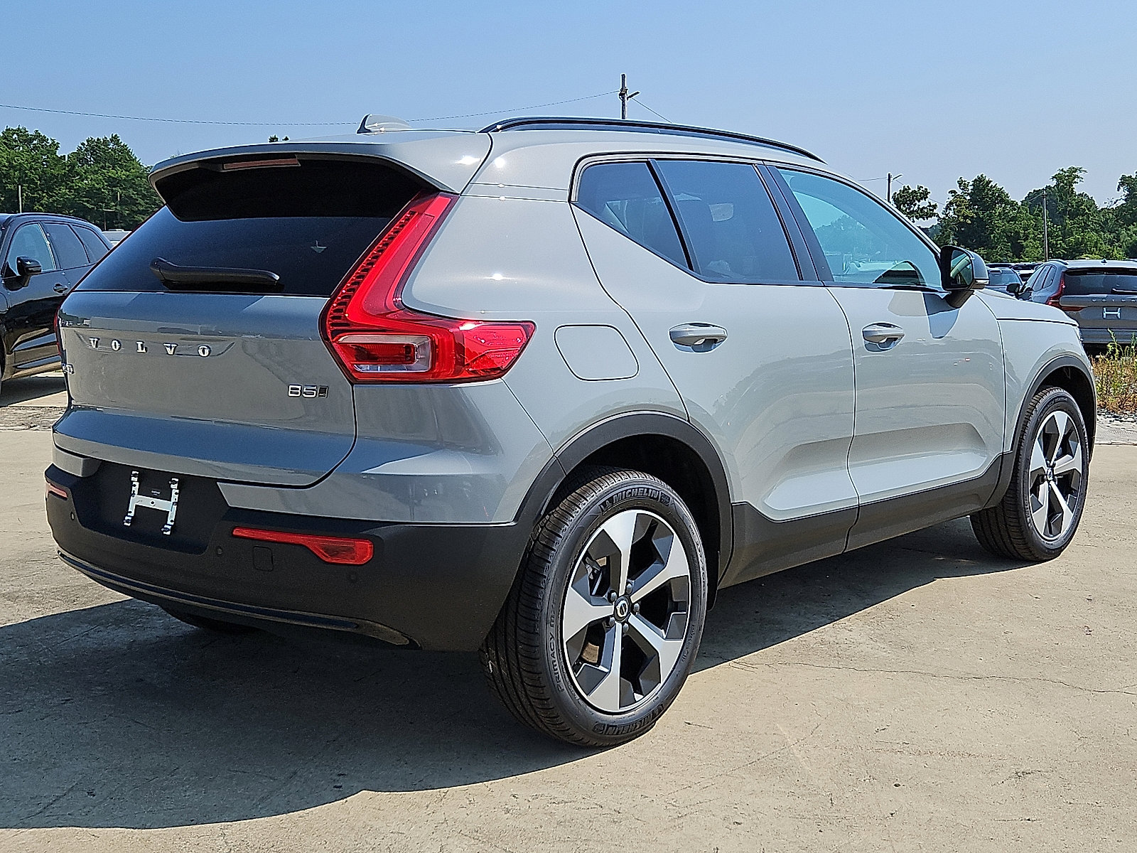 New 2026 Volvo XC40 B5 Core w/ Protection Package Premier AWD/4WD image 6