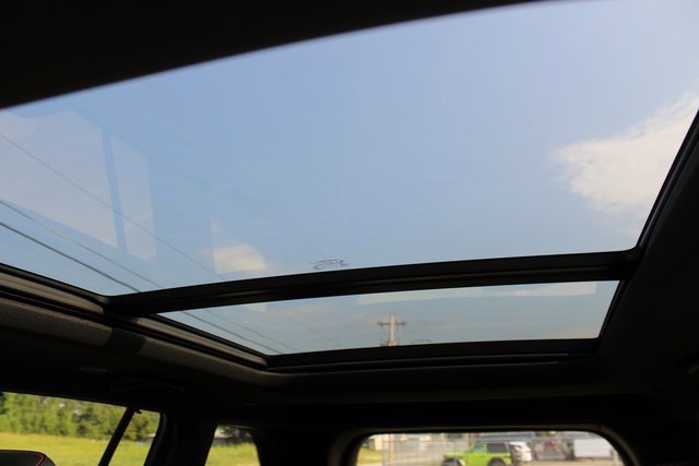 Used 2022 Jeep Grand Cherokee Trailhawk w/ Luxury Tech Group III image 30