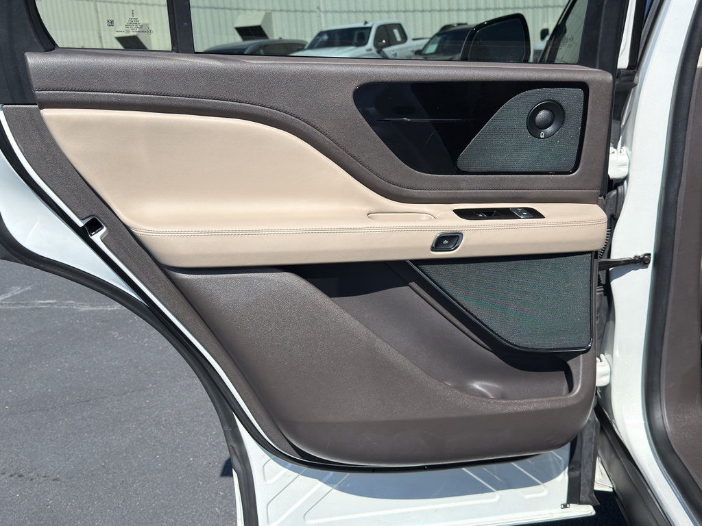 Used 2023 Lincoln Aviator Grand Touring w/ Equipment Group 301A AWD/4WD image 33