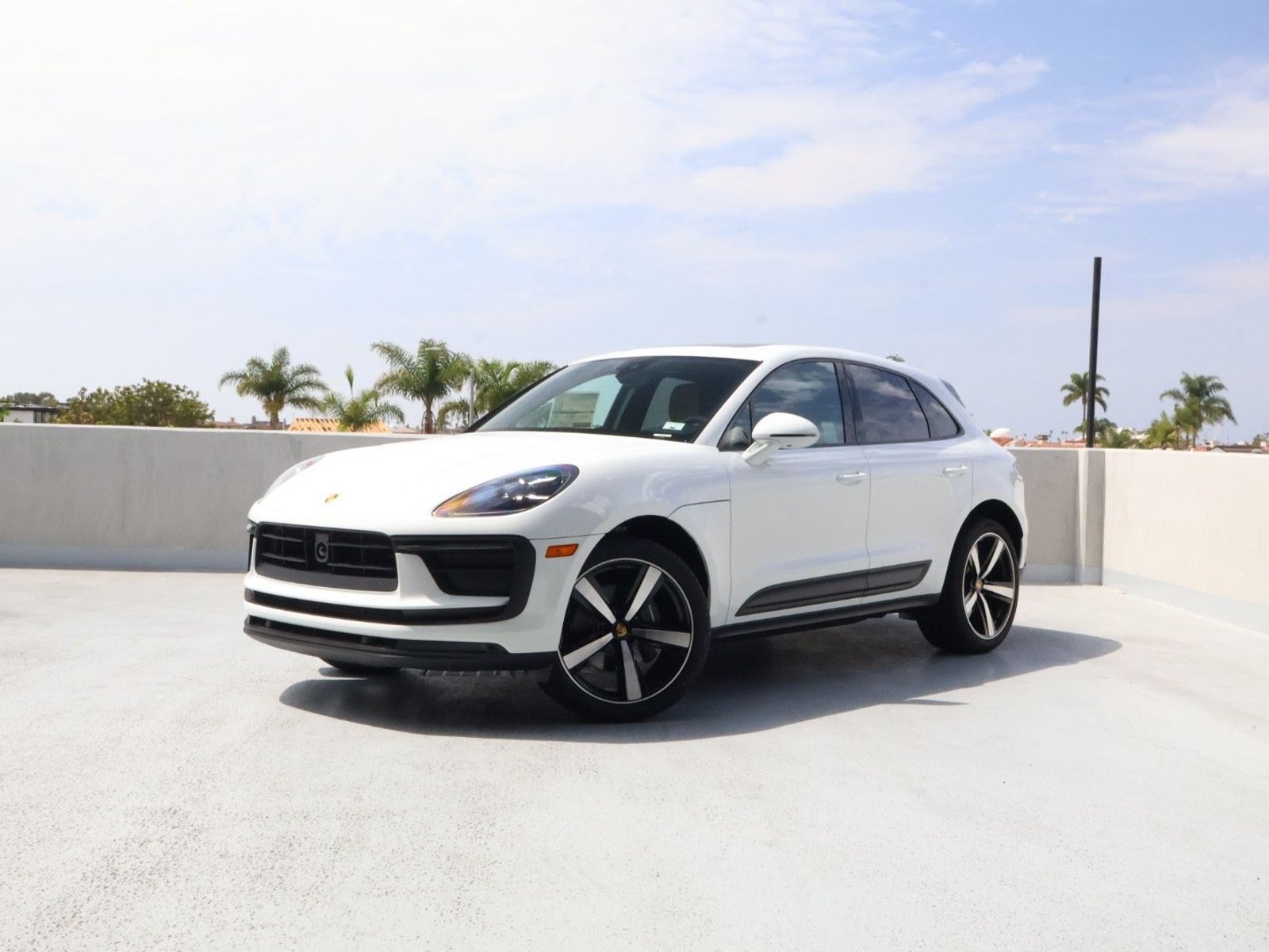 New 2026 Porsche Macan AWD/4WD image 1