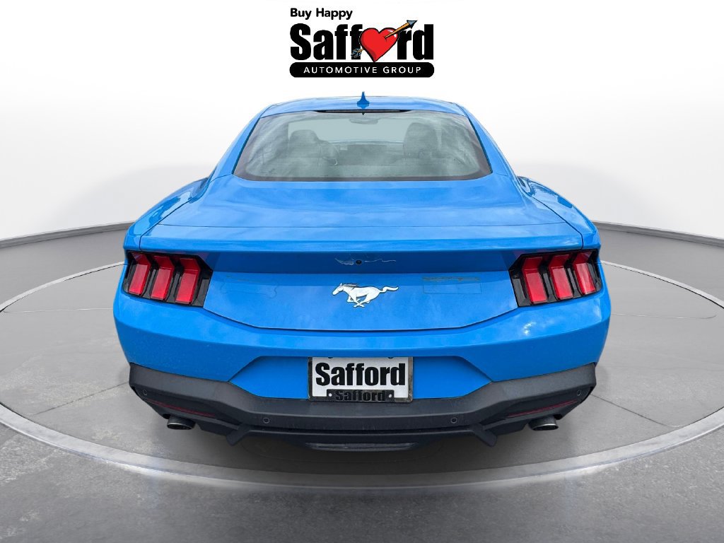 Used 2024 Ford Mustang Coupe RWD image 3