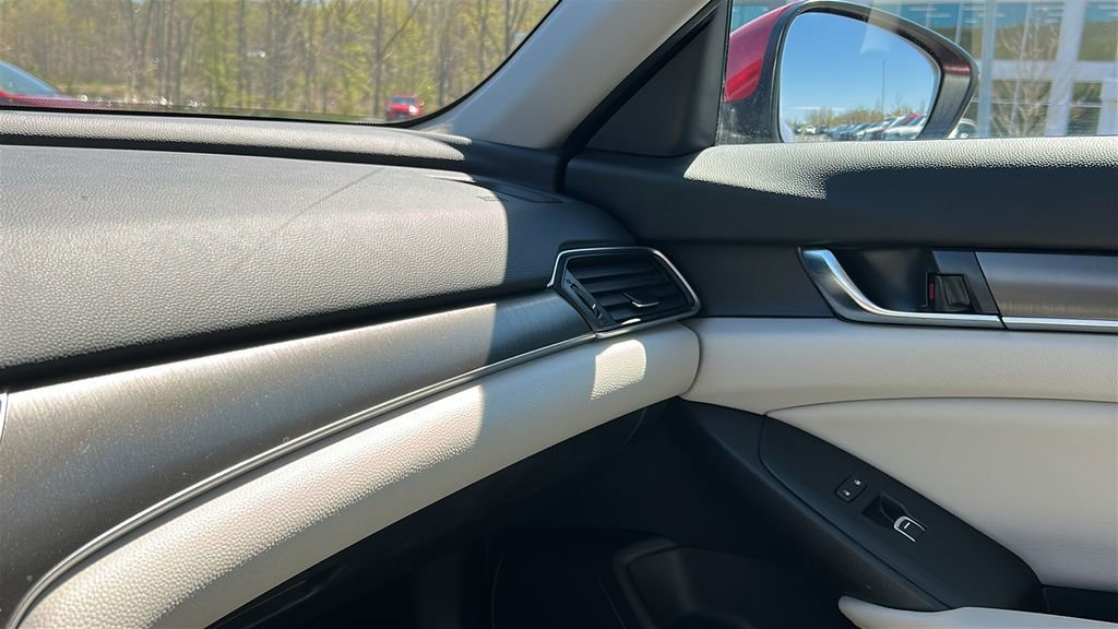 Used 2019 Honda Accord LX image 19
