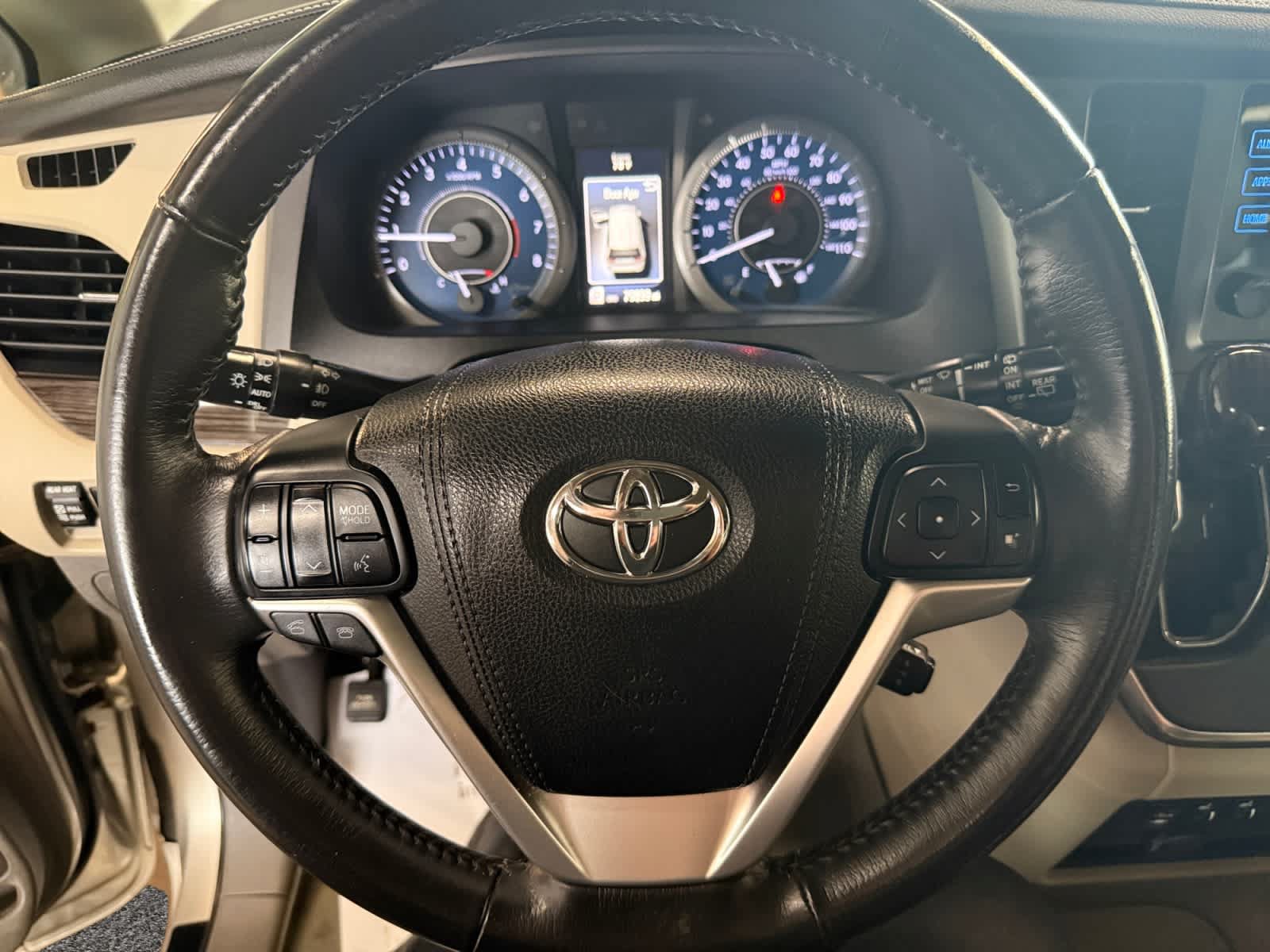 Used 2016 Toyota Sienna XLE AWD/4WD image 13