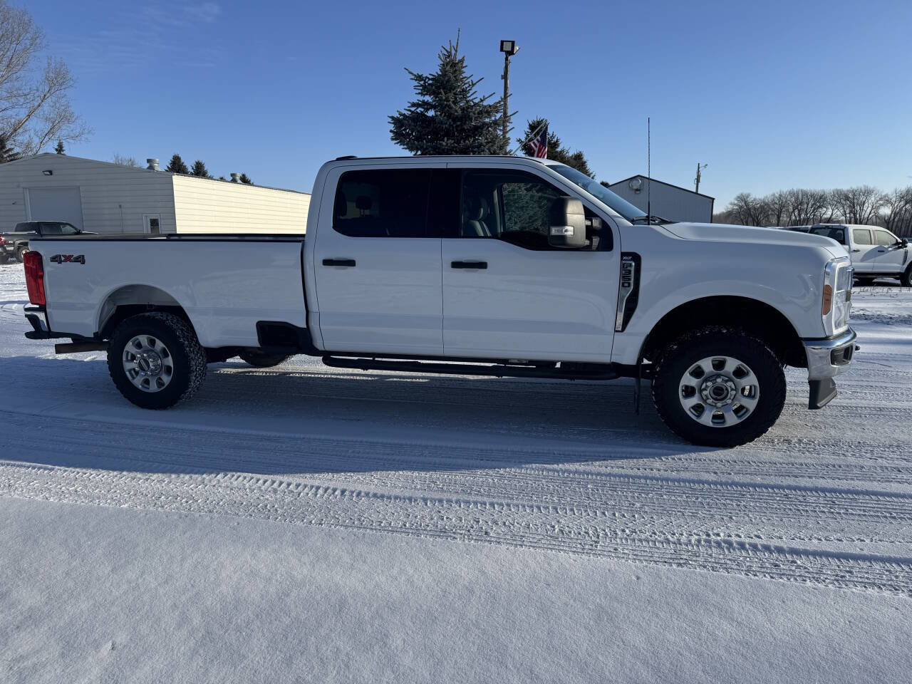 Used 2023 Ford F350 XLT w/ Camper Package image 13