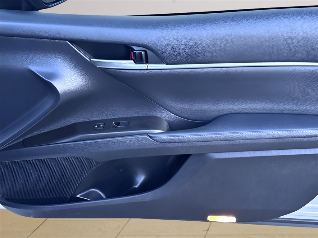 Used 2022 Toyota Camry XSE image 30