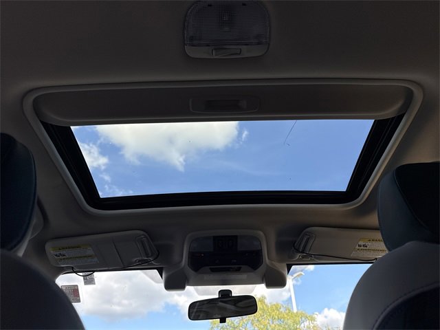 Used 2019 Subaru Crosstrek Hybrid w/ Moonroof Package w/Navigation image 17