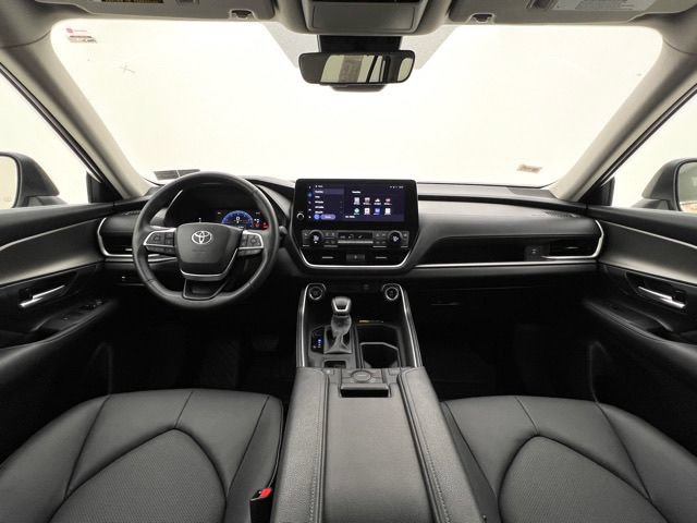 Used 2024 Toyota Grand Highlander AWD image 25