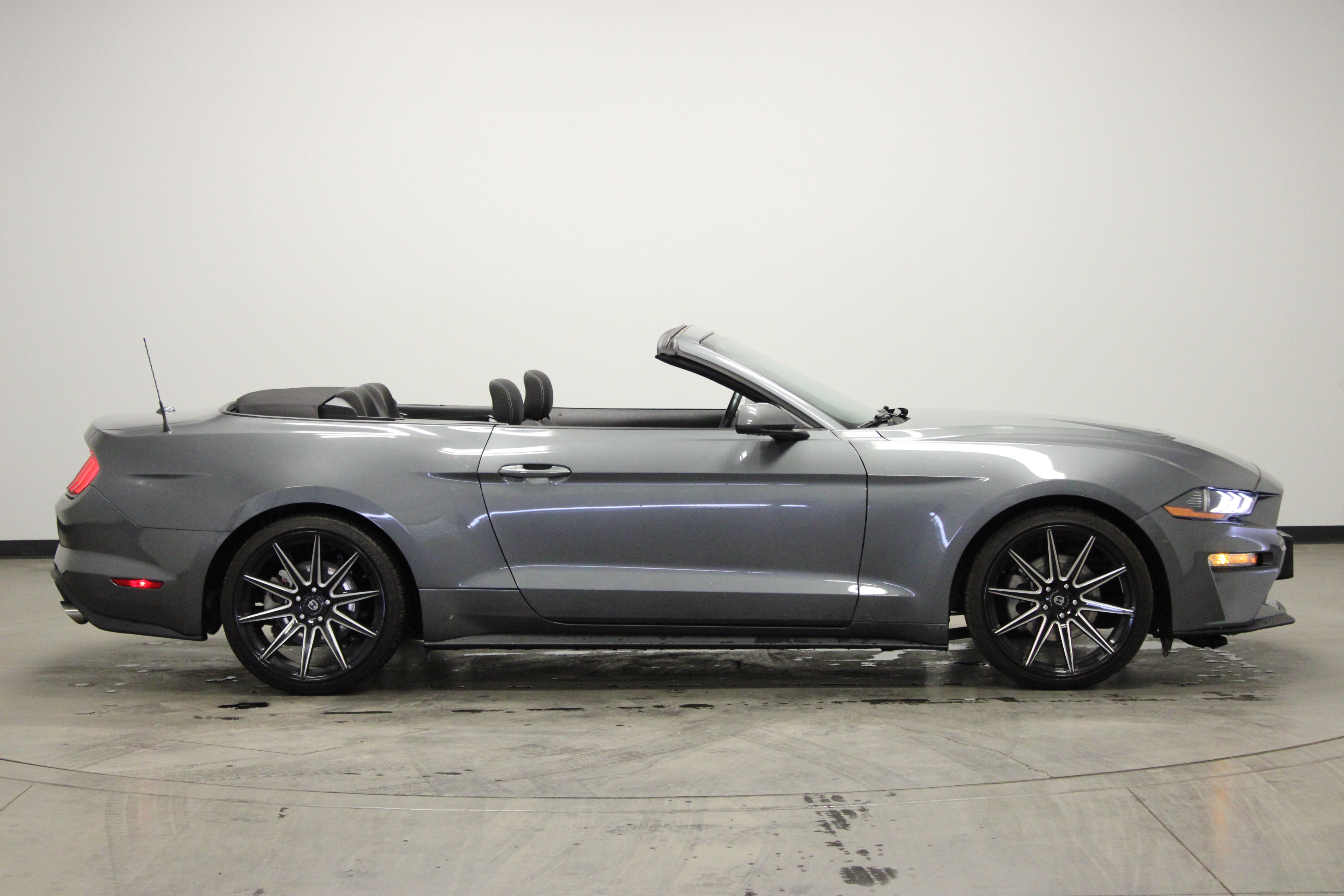 Used 2022 Ford Mustang Convertible w/ Equipment Group 101A image 17