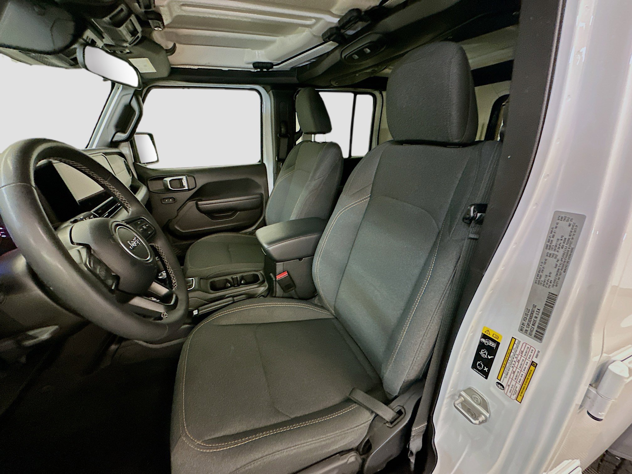 Used 2025 Jeep Wrangler Sport S image 13