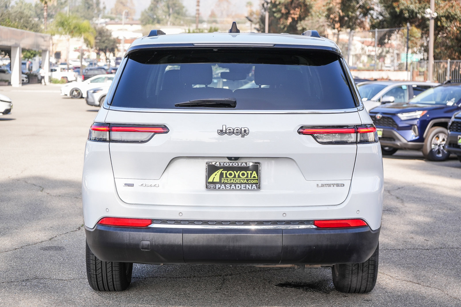 Used 2023 Jeep Grand Cherokee L Limited image 7