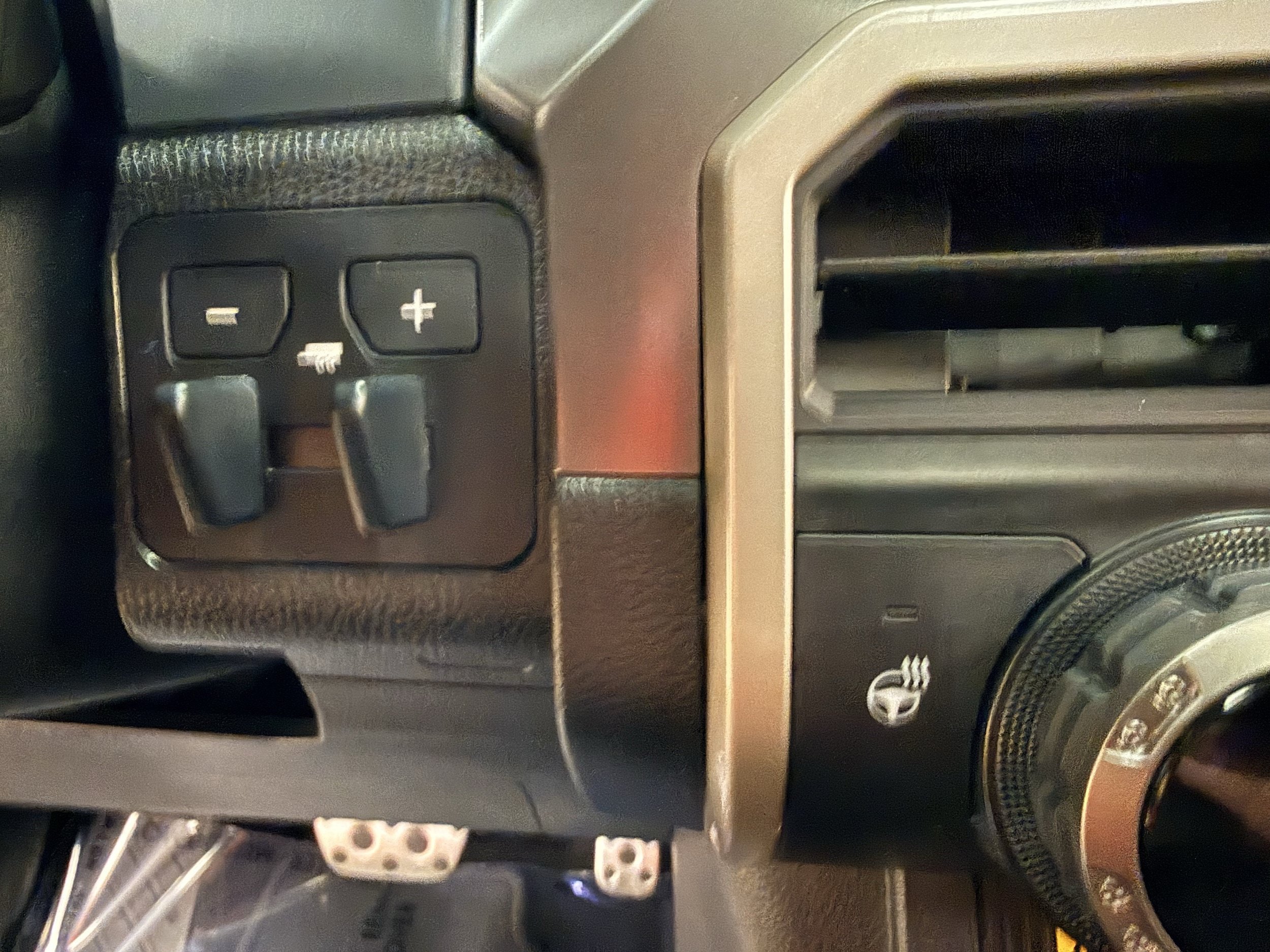 Used 2024 Toyota Tacoma TRD Sport w/ TRD Sport Premium Package AWD/4WD image 36