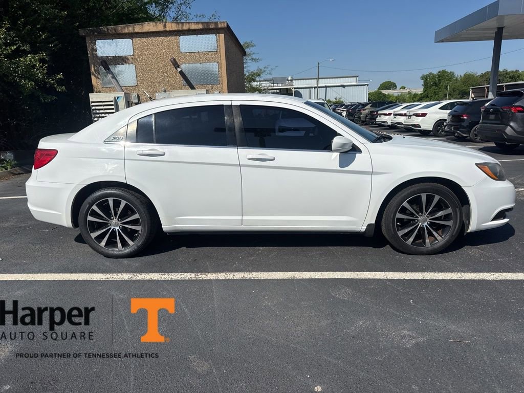 Used 2014 Chrysler 200 Touring w/ 200 S Group FWD image 6