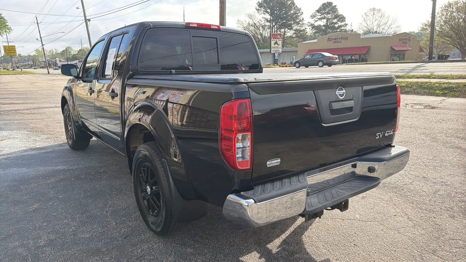Used 2019 Nissan Frontier SV image 6