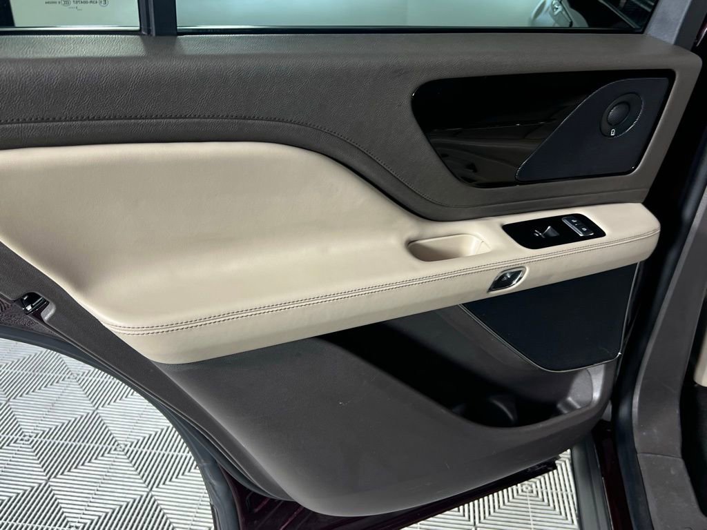 Used 2023 Lincoln Aviator Reserve w/ Equipment Group 201A image 29