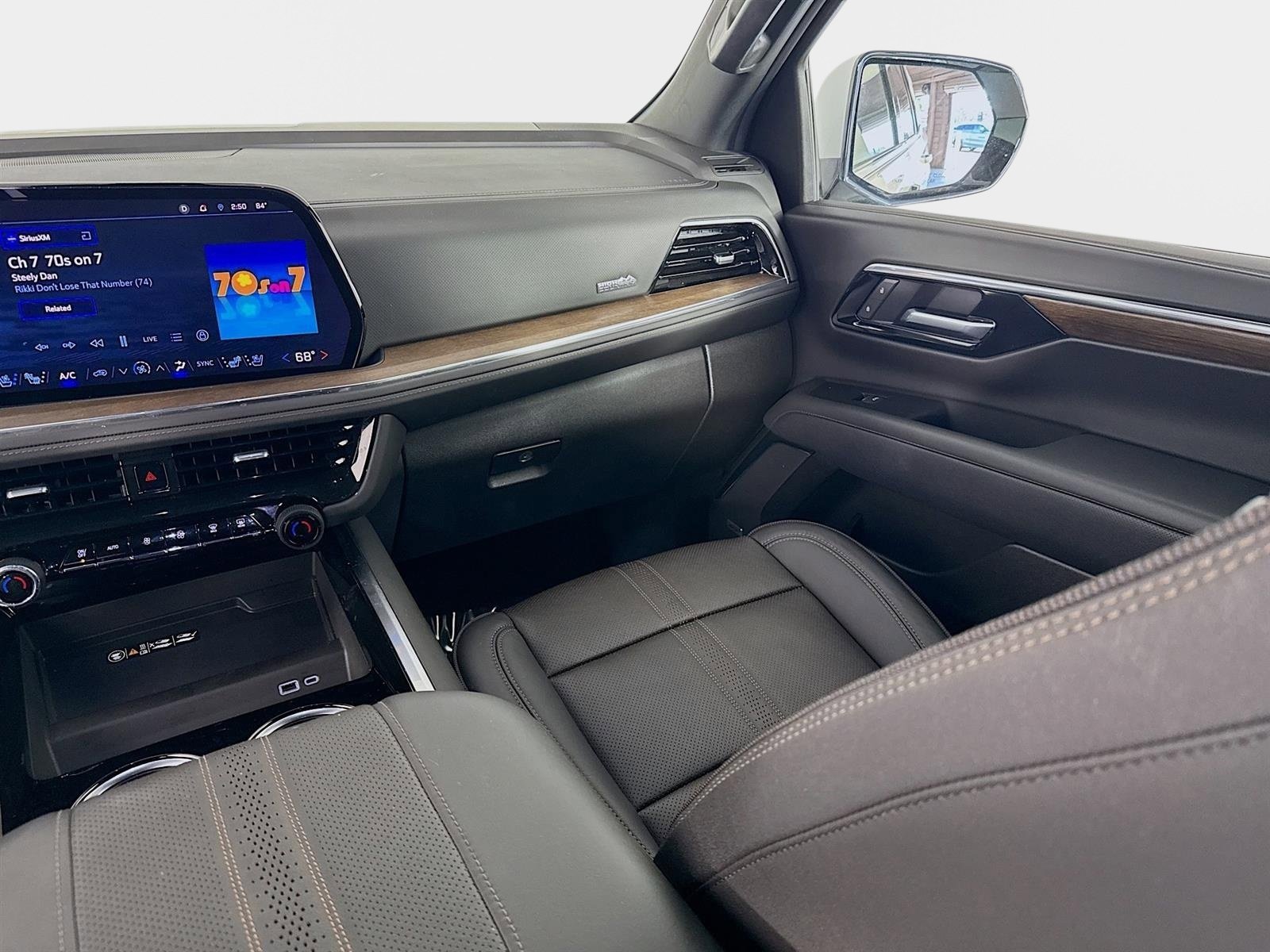 Used 2025 Chevrolet Tahoe High Country image 26