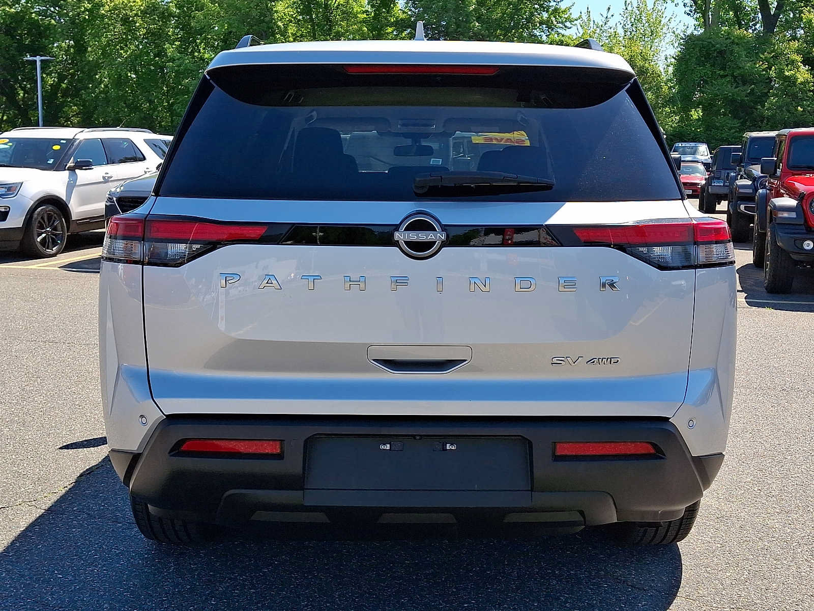 Used 2024 Nissan Pathfinder SV AWD/4WD image 5