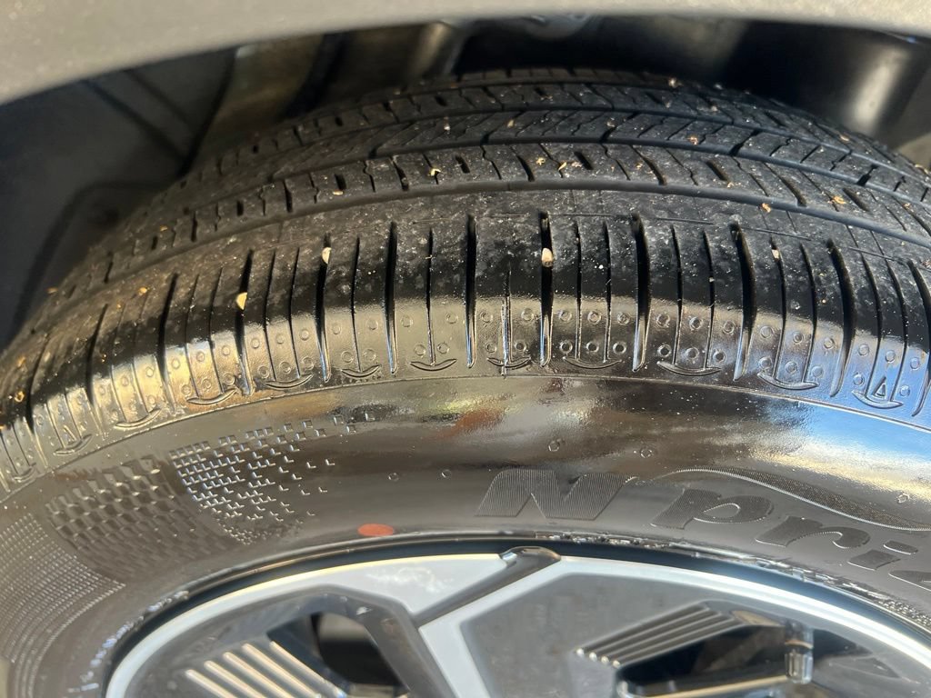 Certified 2024 Kia Niro EX FWD image 45