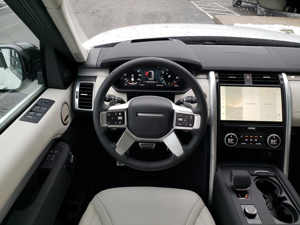 New 2026 Land Rover Discovery Limited Edition image 14