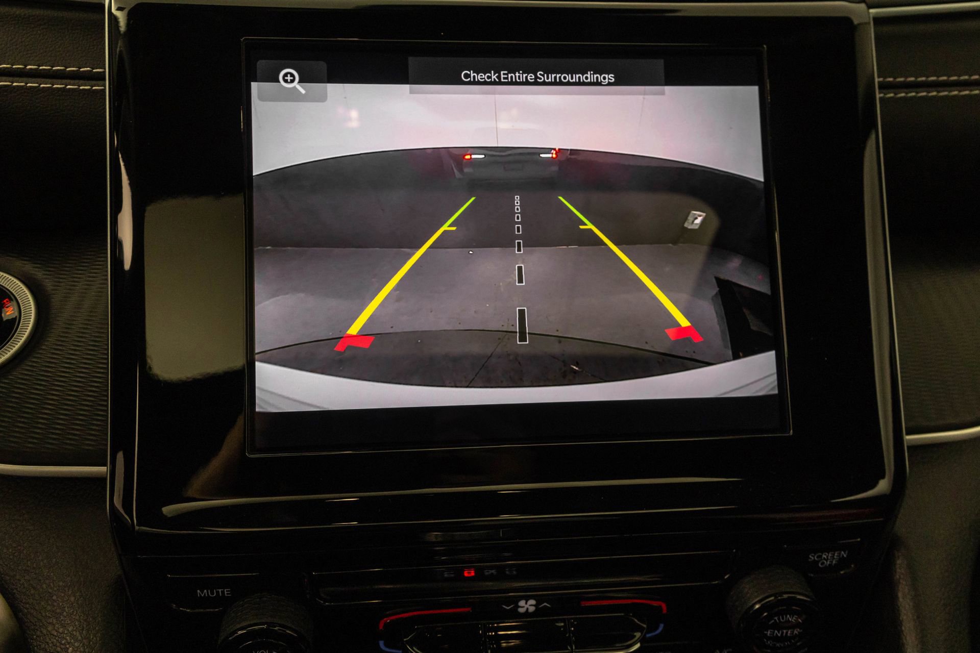 Used 2023 Jeep Grand Cherokee Laredo X image 26